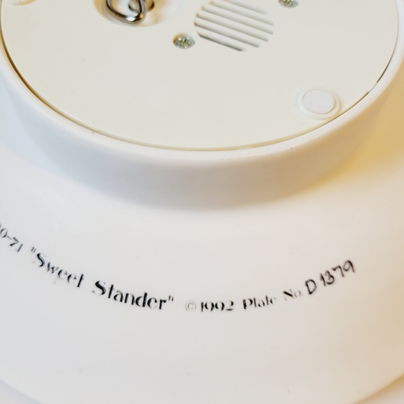 Rhodes Studios 'Sweet Stander' Musical Carousel Horse Plate - Picture 5 of 5